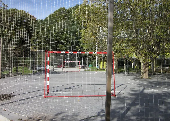 بيت شباب Uba *